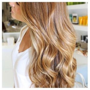 Sorta digging this brownish-blondish shade (truth be told, I miss my blonde)